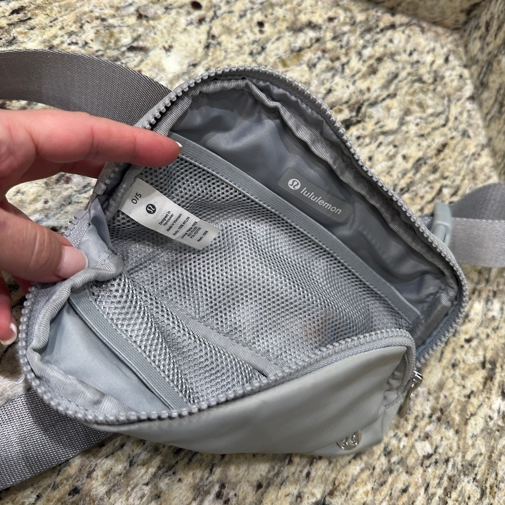Lululemon‎ Gray Crossbody Bag - Picture 4 of 5